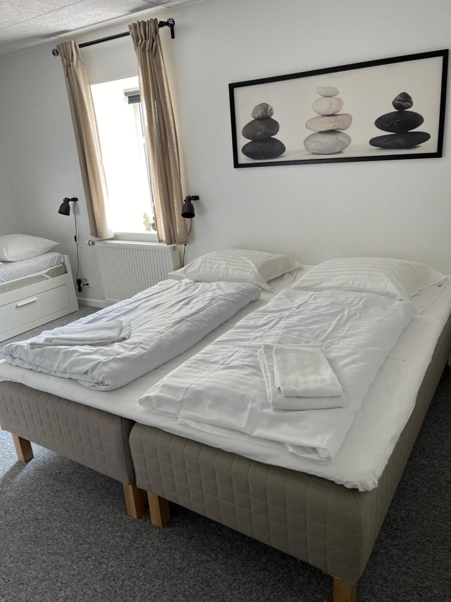The Barn Guest House Give Bagian luar foto