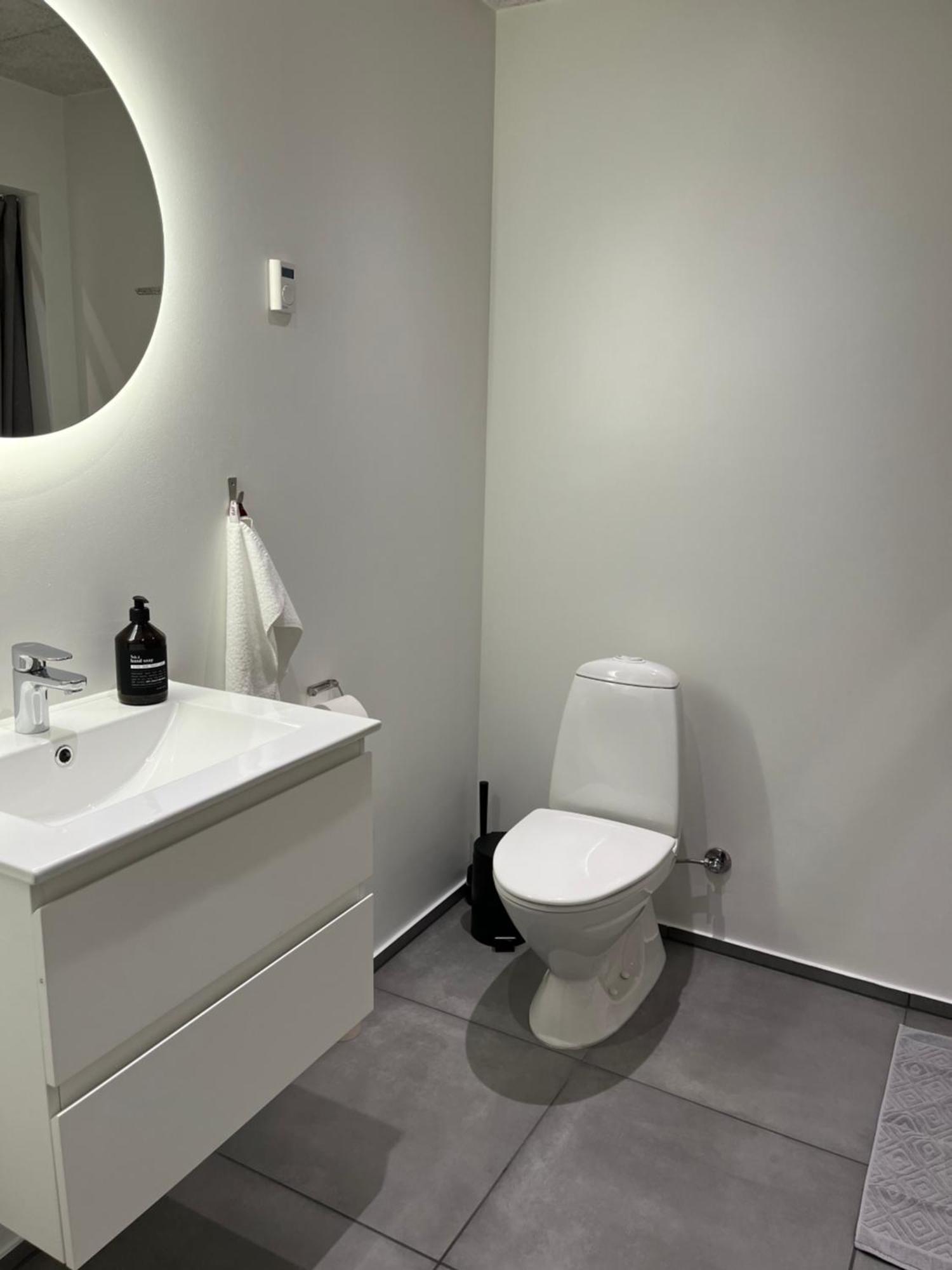 The Barn Guest House Give Bagian luar foto
